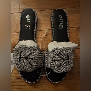 Black/Silver Bling women’s flat sandals NWT